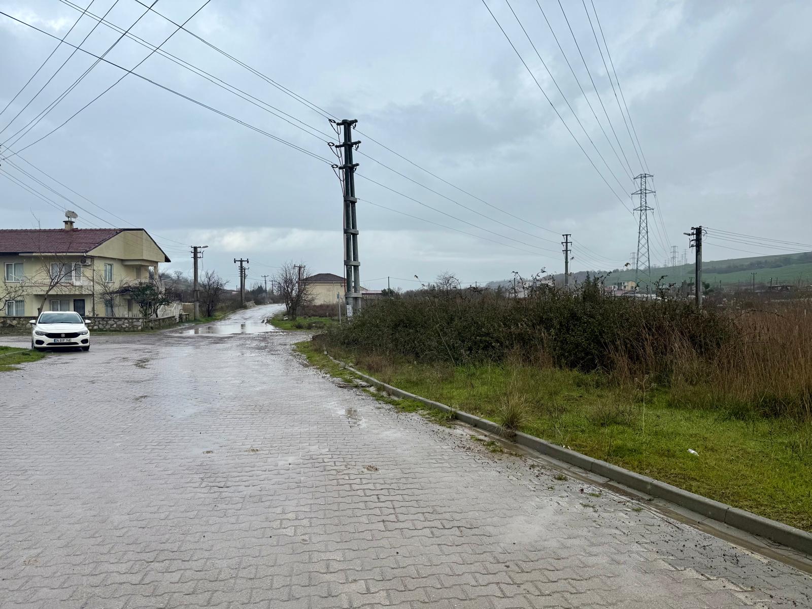 YALOVA ÇİFTLİKKÖY KILIÇ KÖYÜ 891m2 İMARLI SATILIK ARSA