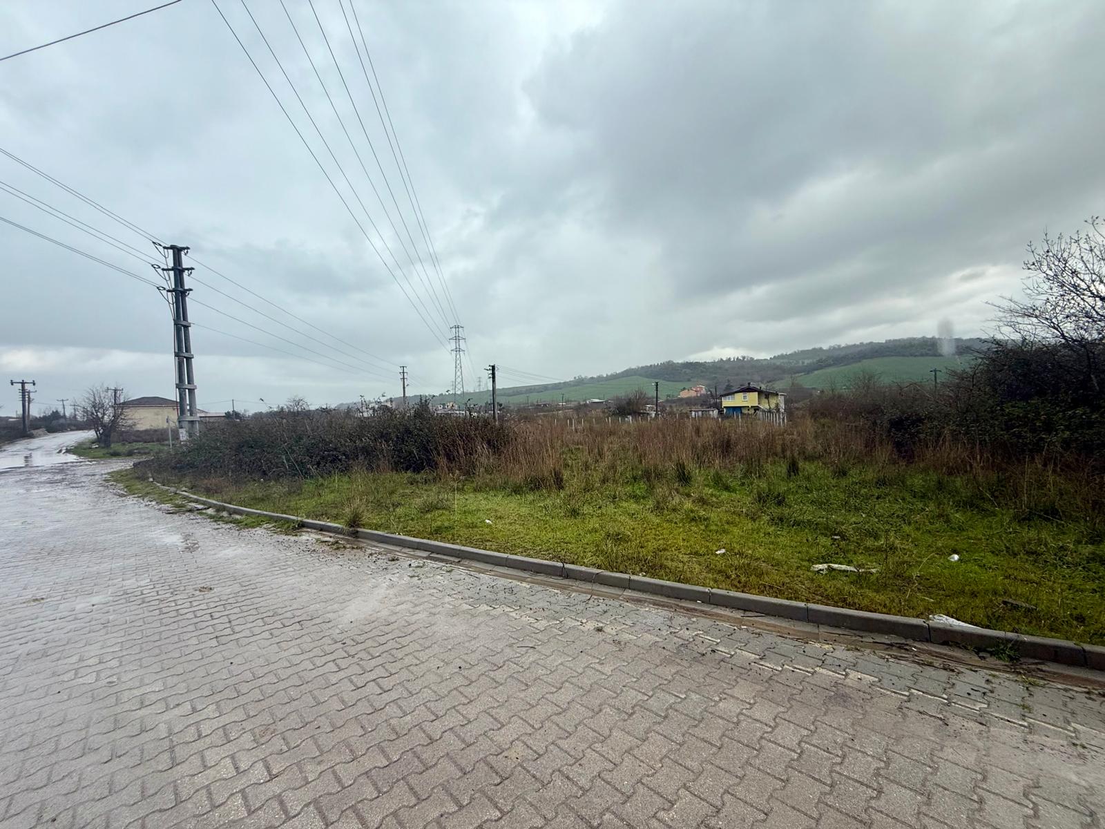 YALOVA ÇİFTLİKKÖY KILIÇ KÖYÜ 891m2 İMARLI SATILIK ARSA