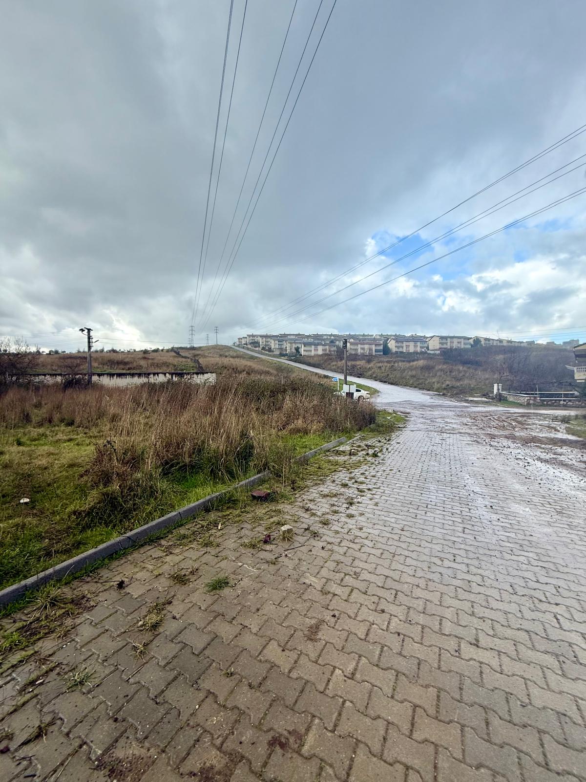 YALOVA ÇİFTLİKKÖY KILIÇ KÖYÜ 891m2 İMARLI SATILIK ARSA