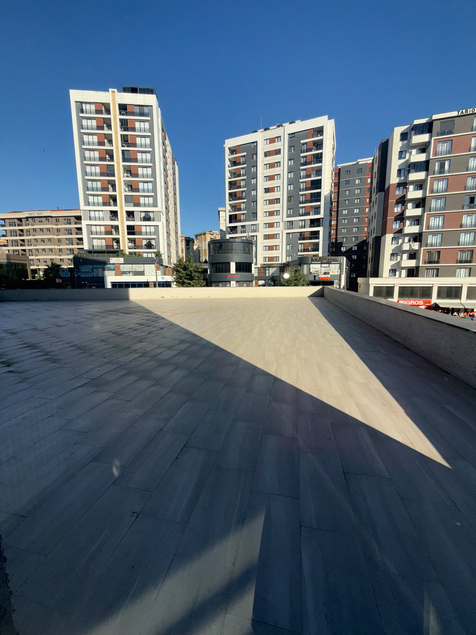 Tuzla Aydınlı'da Merkezi Konumda Satılık 3+1 Daire